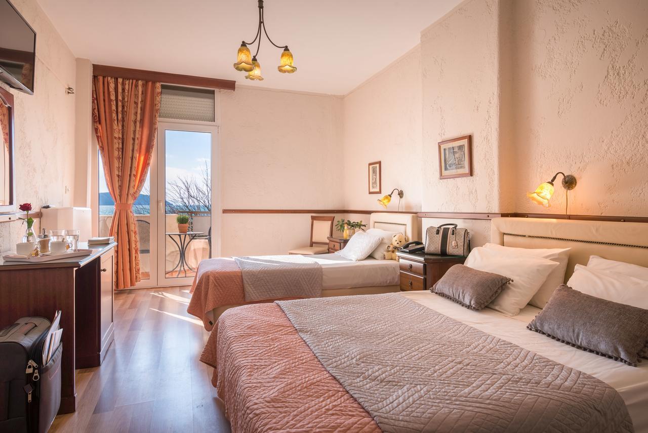 Jolly Hotel Igoumenitsa Bagian luar foto
