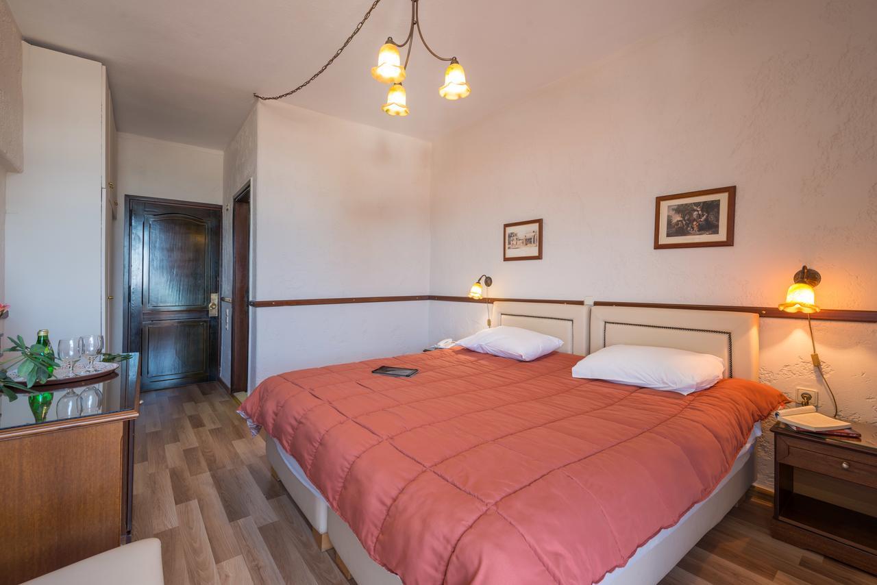 Jolly Hotel Igoumenitsa Bagian luar foto