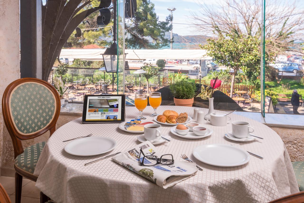 Jolly Hotel Igoumenitsa Bagian luar foto